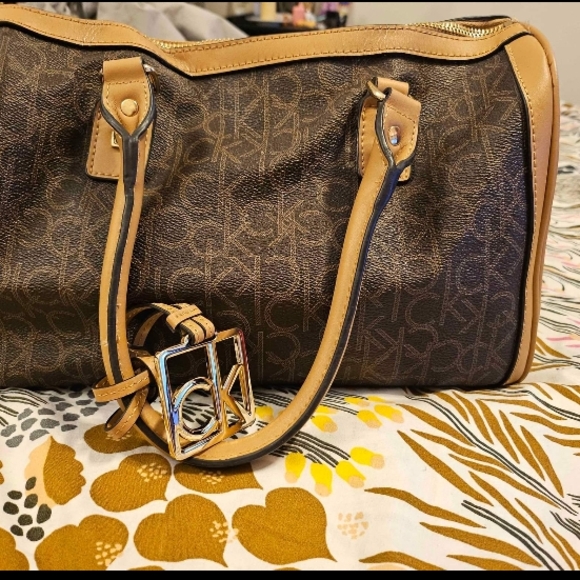 Calvin Klein Bag Rare MAKE ME A OFFER!! - Picture 1 of 7